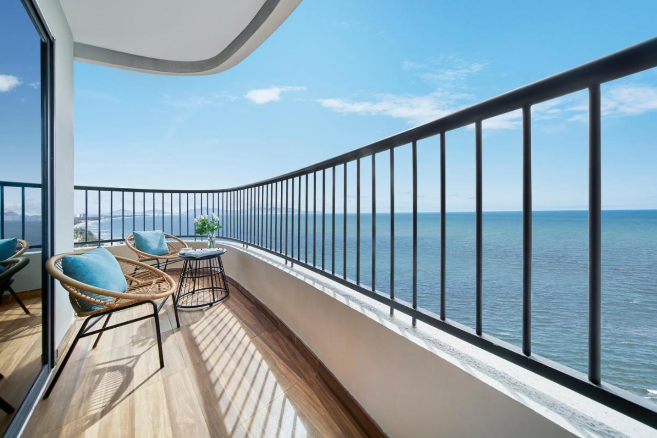 Vias Hotel Vung Tau - Transportation Included Luaran gambar A balcony