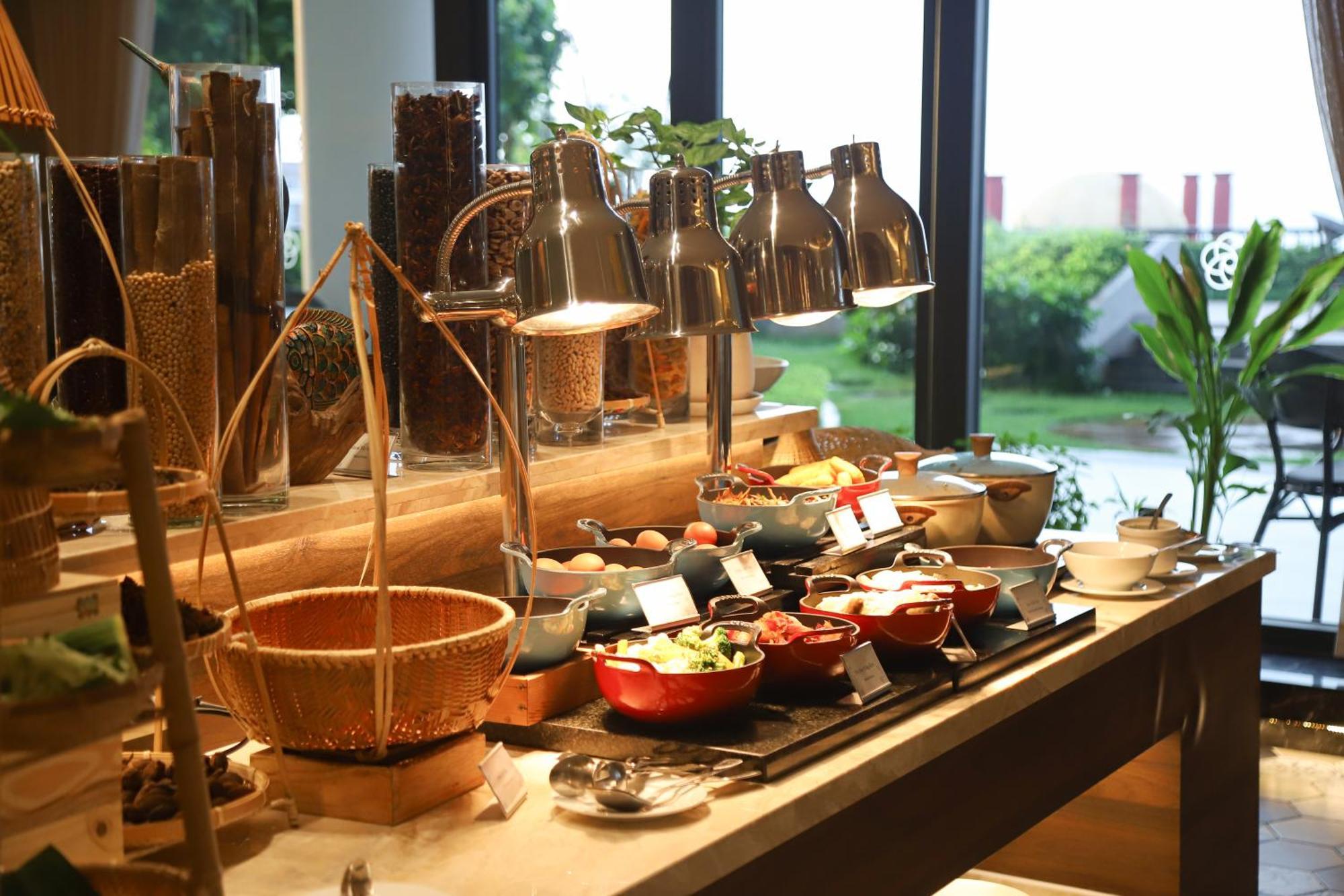 Vias Hotel Vung Tau - Transportation Included Luaran gambar A salad bar